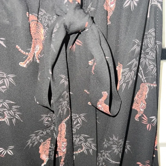 NWT Tiger Georgette Mock Tank Torrid Size 1 - Picture 5 of 6